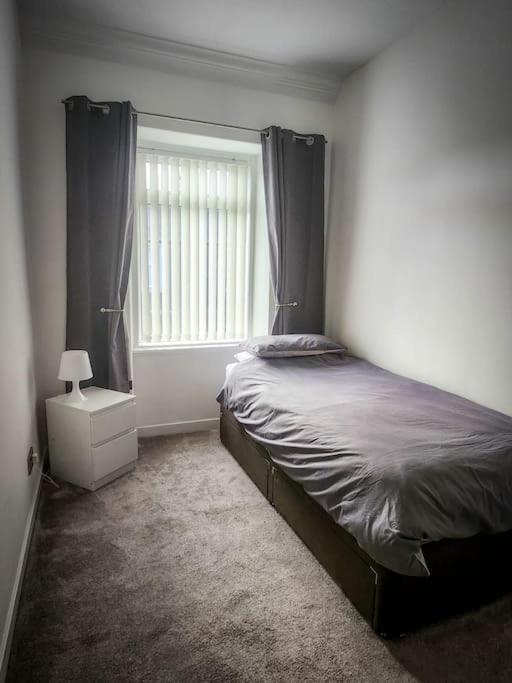 Central 2-Bedroom Bunglow With Double Sofa Bed 卡诺斯蒂 外观 照片